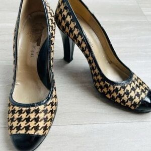 Classic Houndstooth Peep-Toe Pumps - Black & Tan
